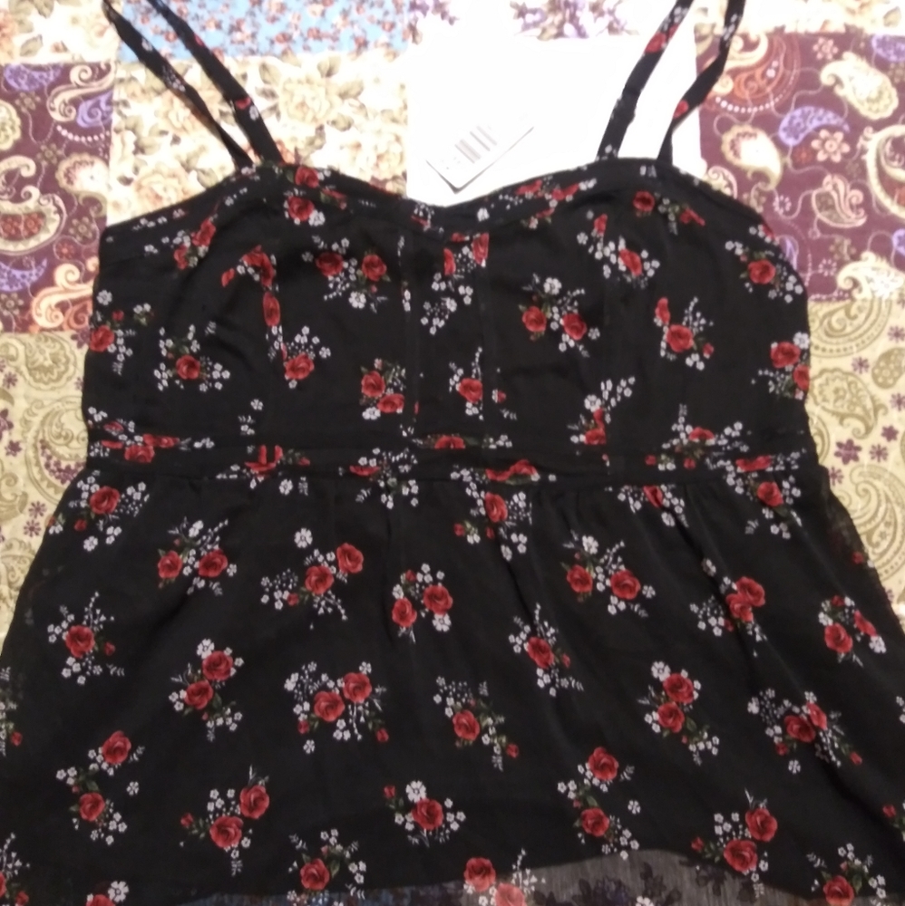NWT Torrid Sz 2 Blk Floral Crinkle Chiffon Cami